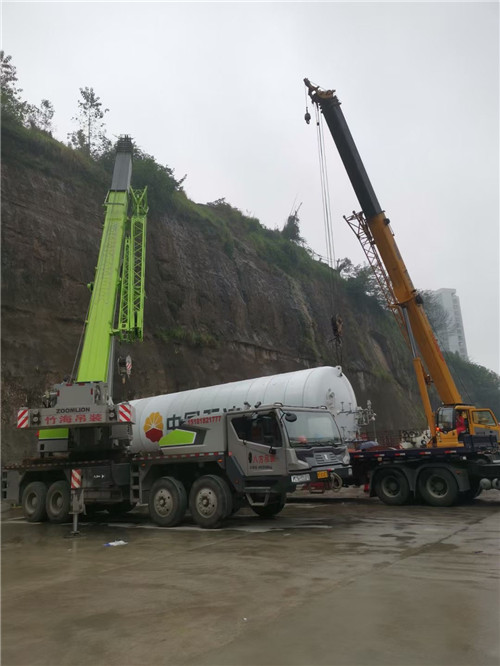 朝阳区“不怕风雨冻”—— 吊车的 “恶劣环境适应” 技术